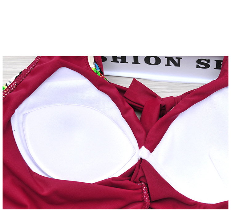 ชุดว่ายน้ำวันพีชสีแดง พิมพ์ลายกราฟฟิก ส่งฟรี ems