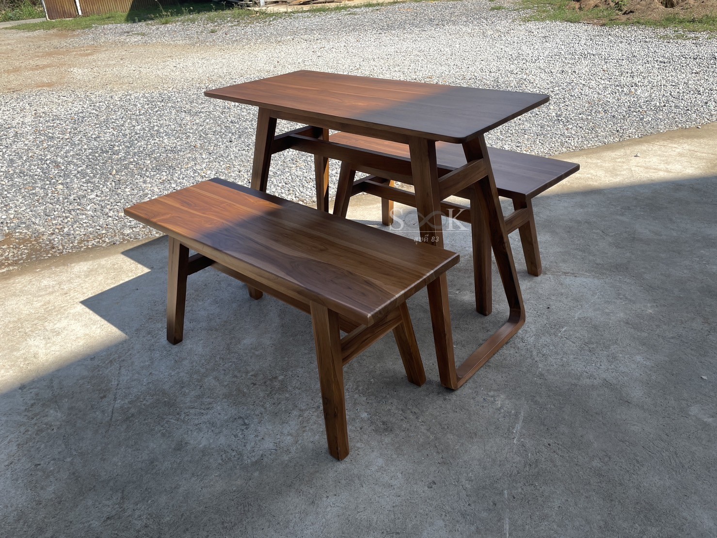 ชุดโต๊ะกินข้าวมินิมอลขาเฉียง