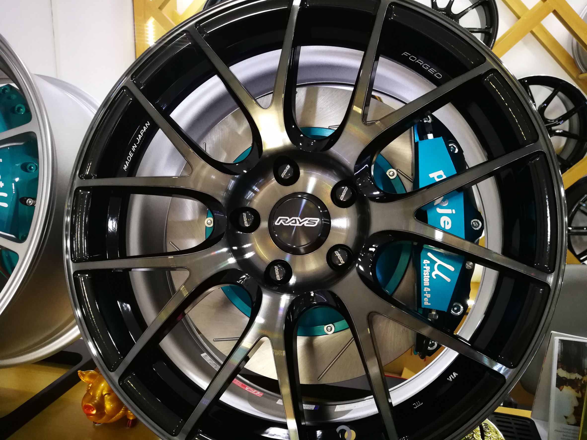 G27 Progressive 18x8.5+45-5-114.3