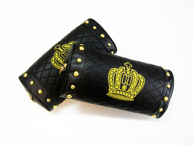 หมอนรองคอหนังดำ VIP มงกุฏ ทอง