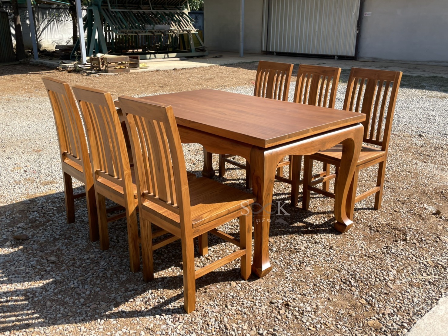 ชุดโต๊ะกินข้าวขาสิงห์ 1.5 ม. เก้าอี้เจ้าหญิง 6 ตัว