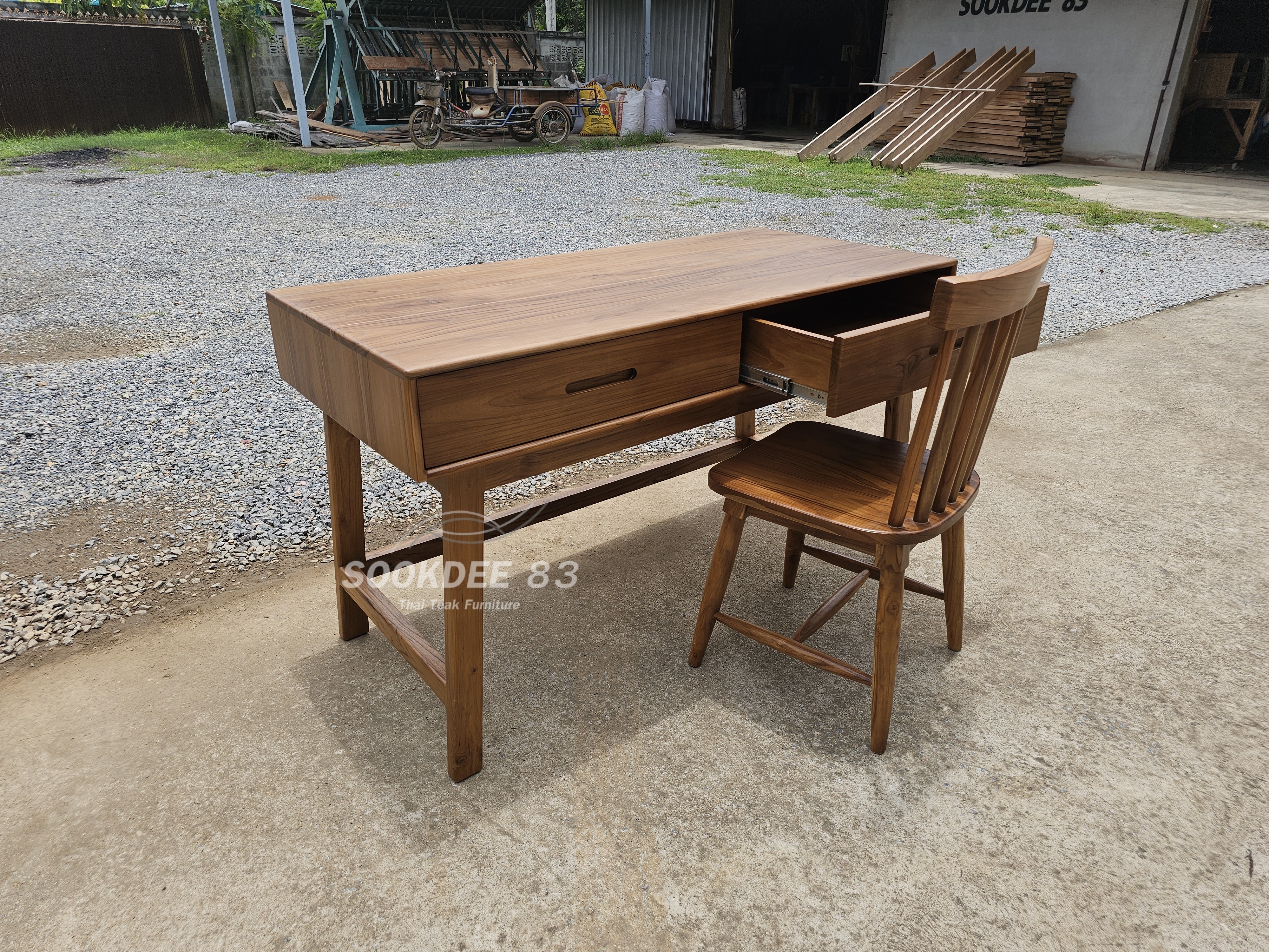 โต๊ะทำงานสไตล์มินิมอล 1.50 ม. พร้อมเก้าอี้