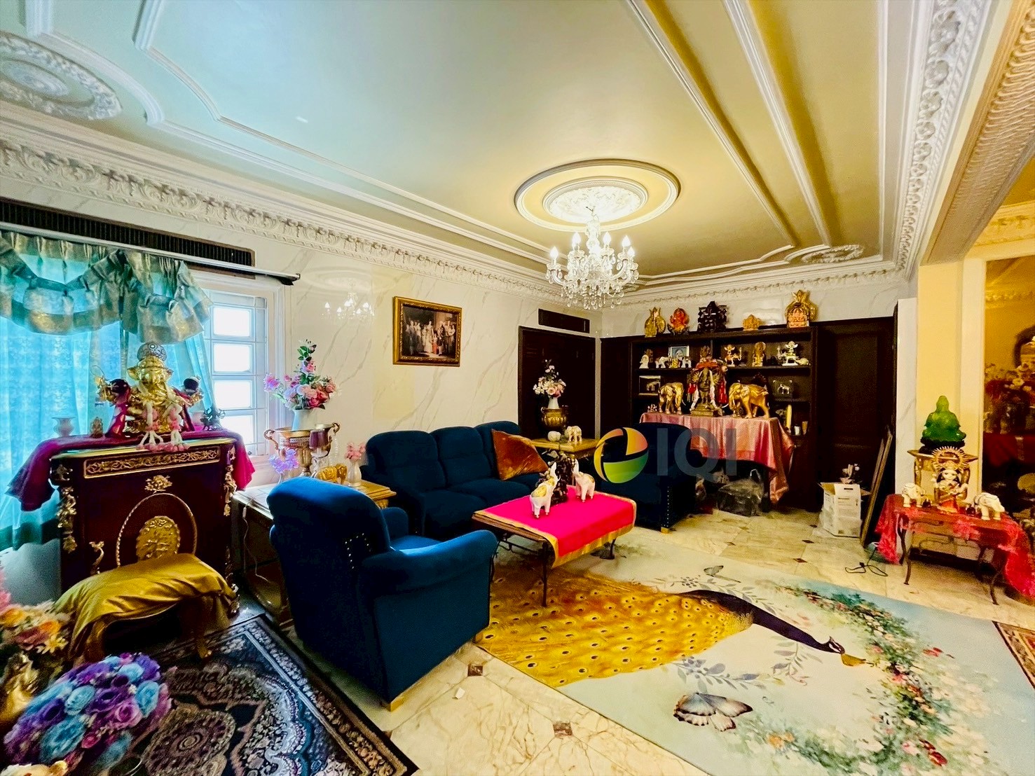 ขายทาวน์เฮ้าส์ 5 ชั้น ทรงโรมัน ถนนวิภาวดี ซอย 2 ทางเข้าหลักของมหาวิทยาลัยหอการค้าไทย