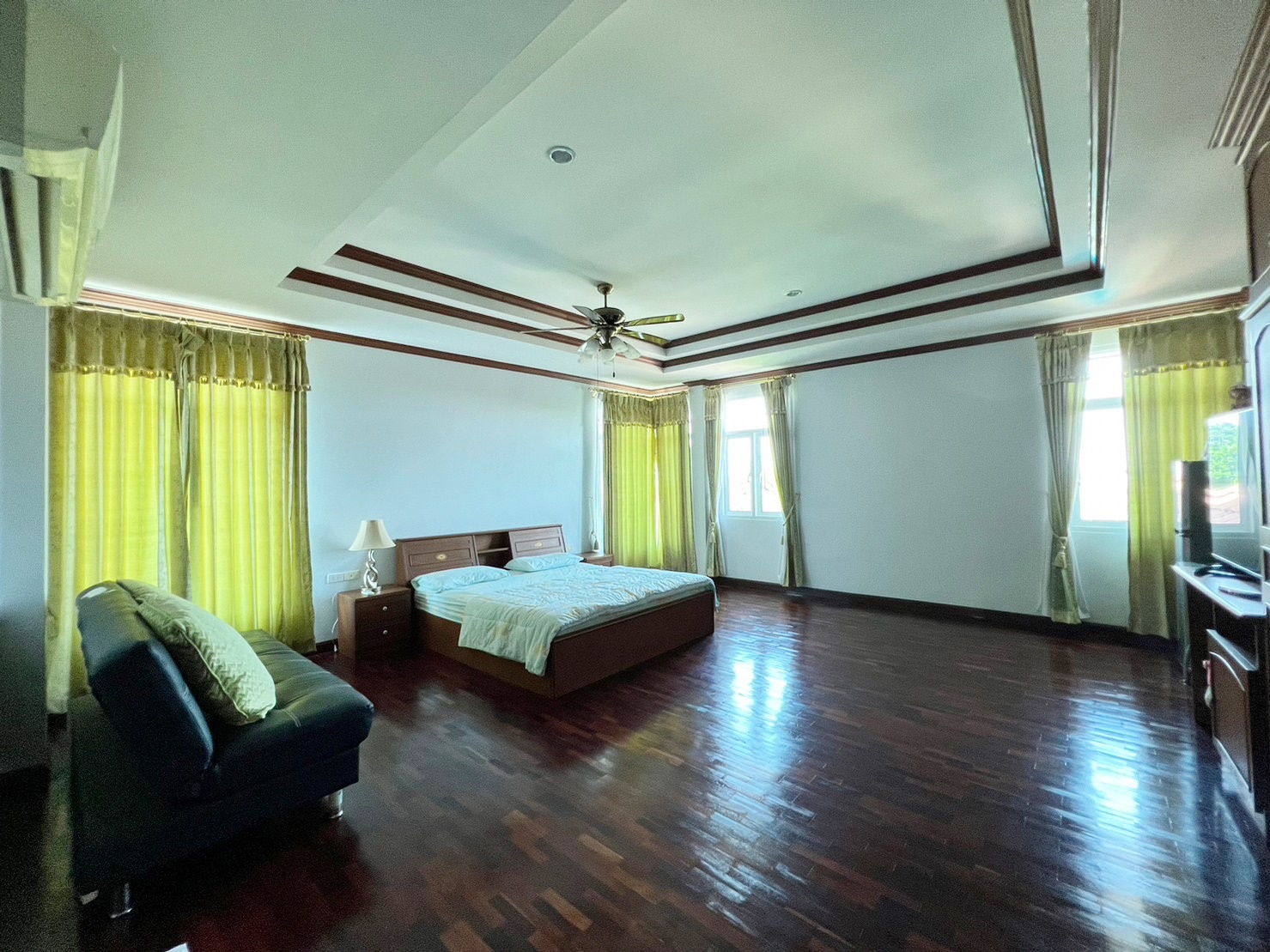 ขาย บ้านเดี่ยว ปลูกสร้างเองหลังใหญ่ สไตล์โมเดิร์น เขาตาโล อำเภอบางละมุง ชลบุรี