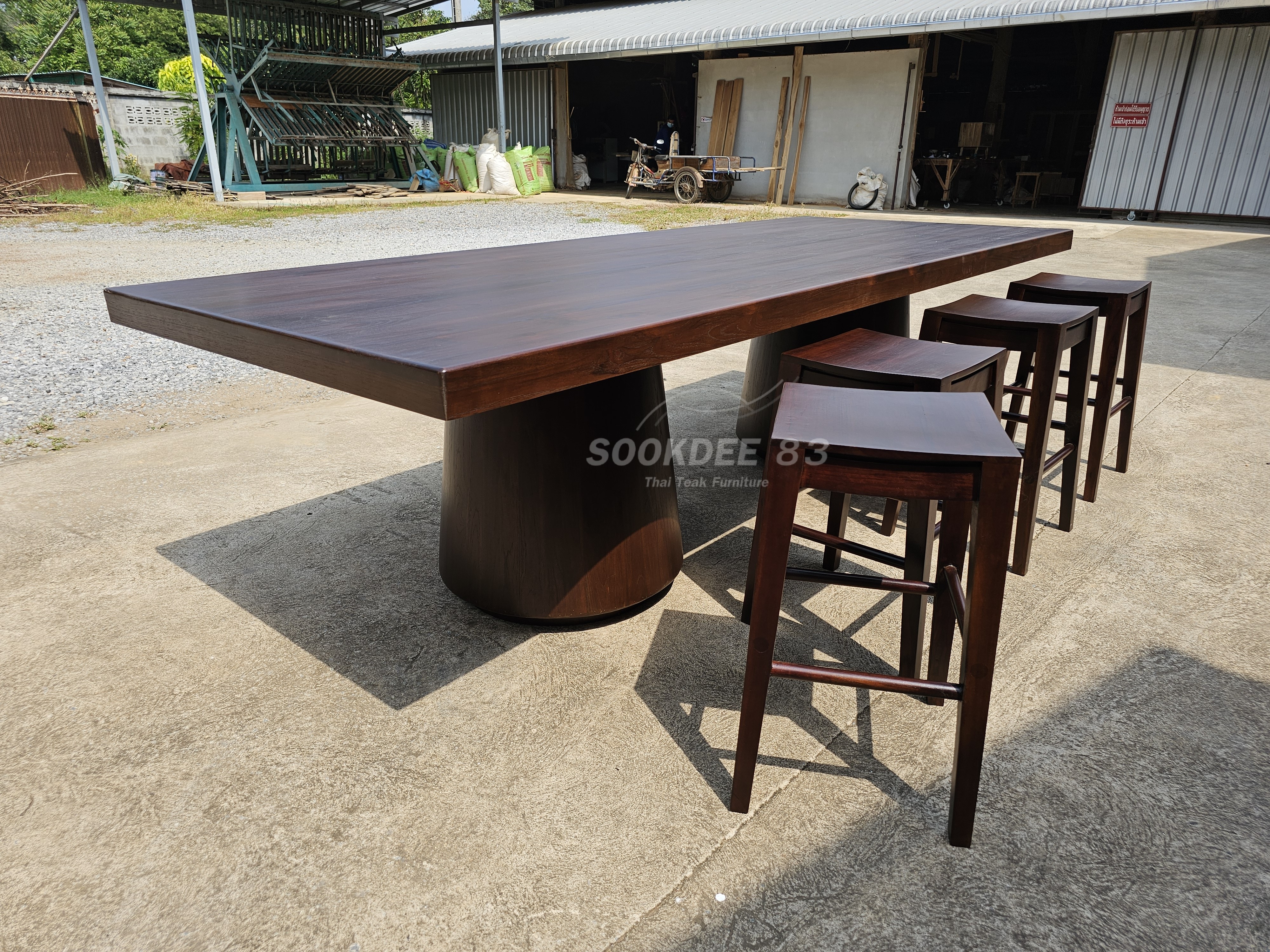 ชุดกินข้าวโต๊ะขากรวย เก้าอี้บาร์ (สีสัก)