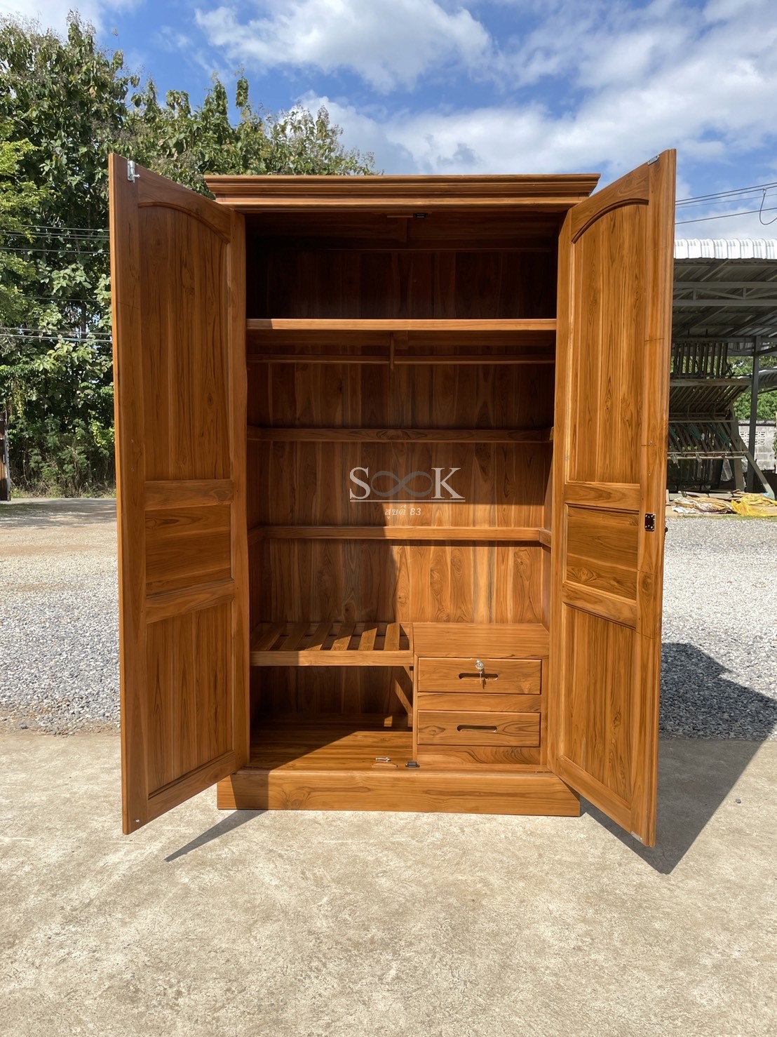 ตู้เสื้อผ้าบานเปิดโค้งพระจันทร์ สูง 2 ม.
