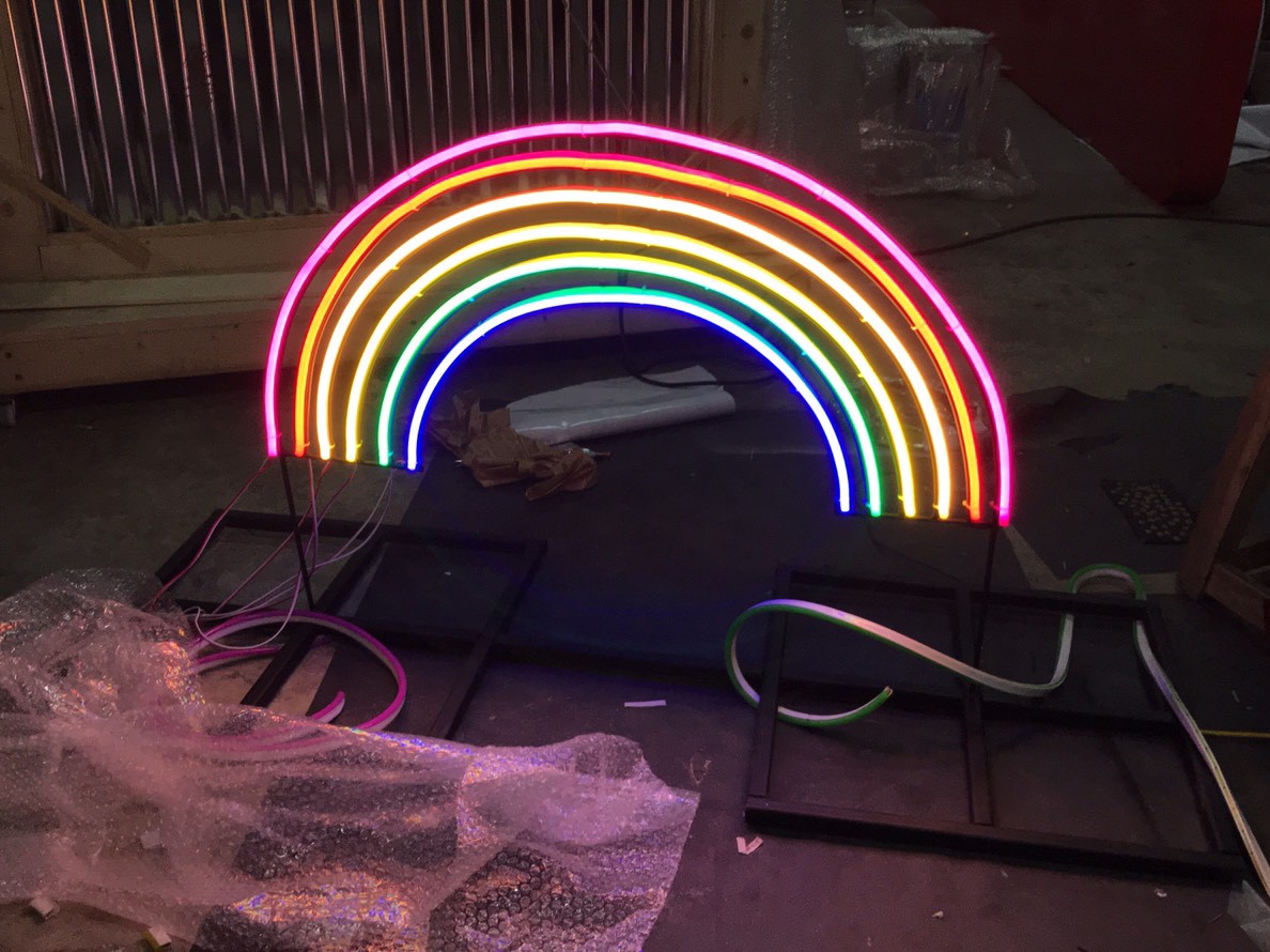 ป้ายไฟนีออน