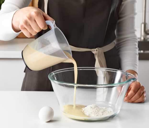 BEHÖVA เบเฮอวา เหยือกตวง, ใส ก้นซิลิโคนสีเทา ขนาด 1 ลิตร