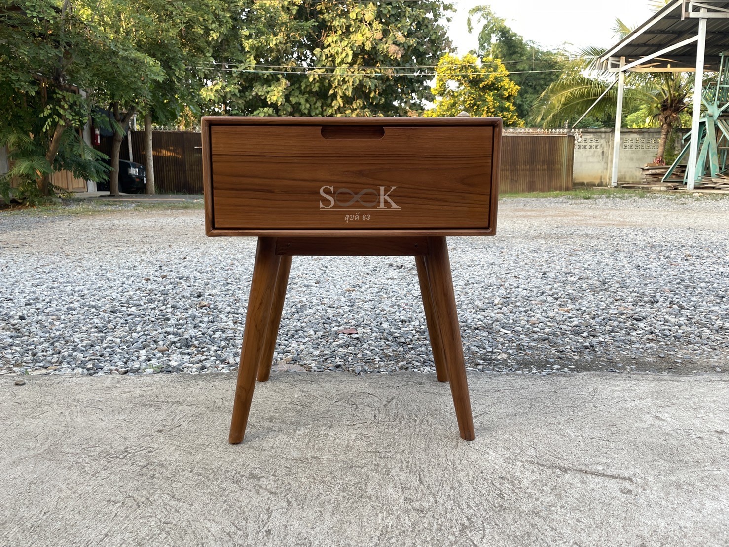 ตู้หัวเตียงมินิมอลขายาว