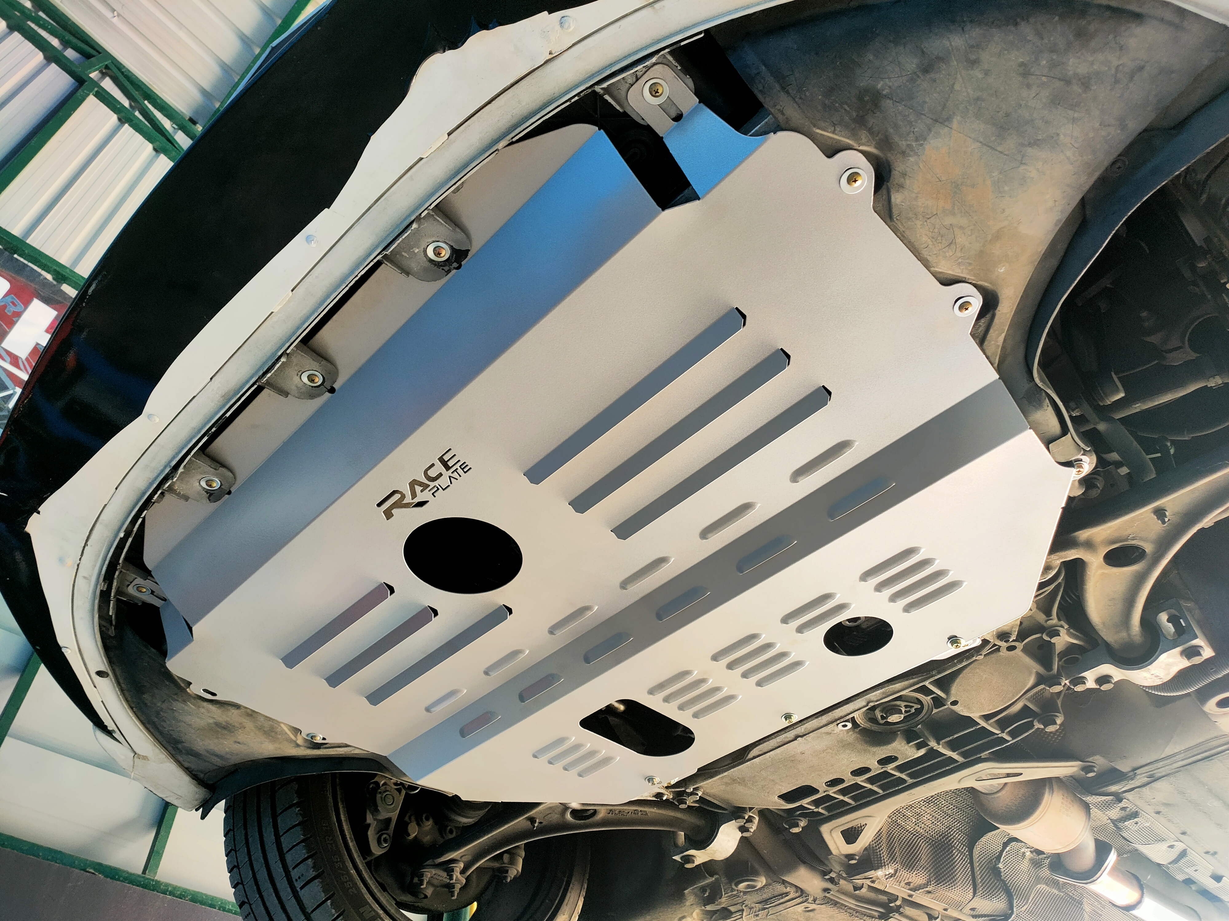 แผ่นปิดใต้ห้องเครื่องอลูมิเนียม Audi TT MK2 2006-14 Raceplate_Undertray