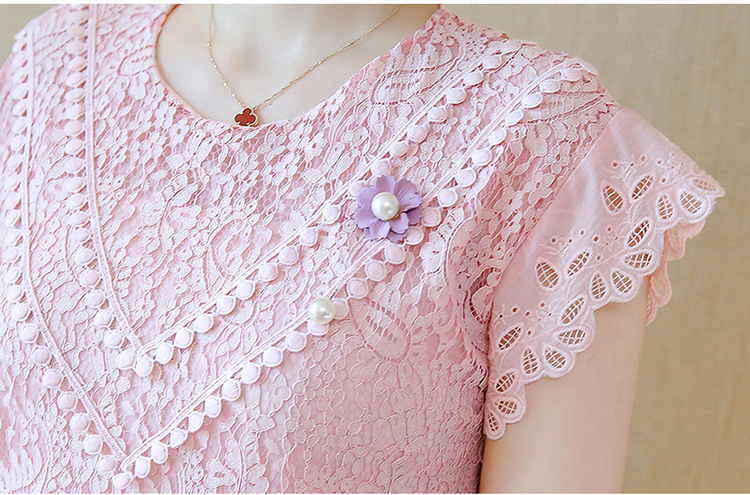 เสื้อลูกไม้สีชมพู ส่งฟรี ems