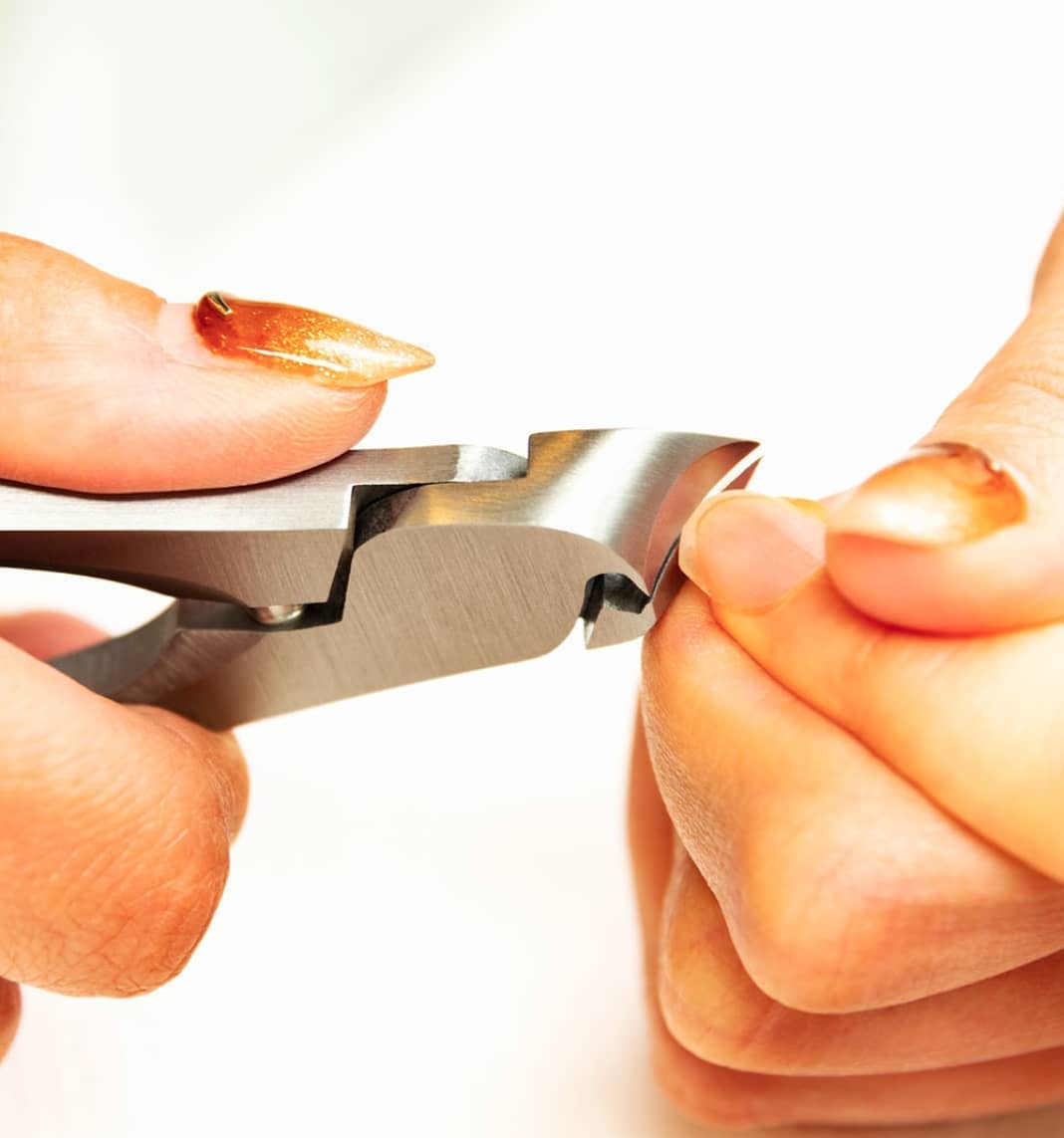 SUWADA กรรไกรตัดเล็บคุณภาพพรีเมี่ยมอันดับ1 จากญี่ปุ่น รุ่นคลาสสิคสีเงิน รางวัลออกแบบดีเยี่ยม แฮนด์เมดทุกอัน พร้อมซองหนังเก็บกรรไกร