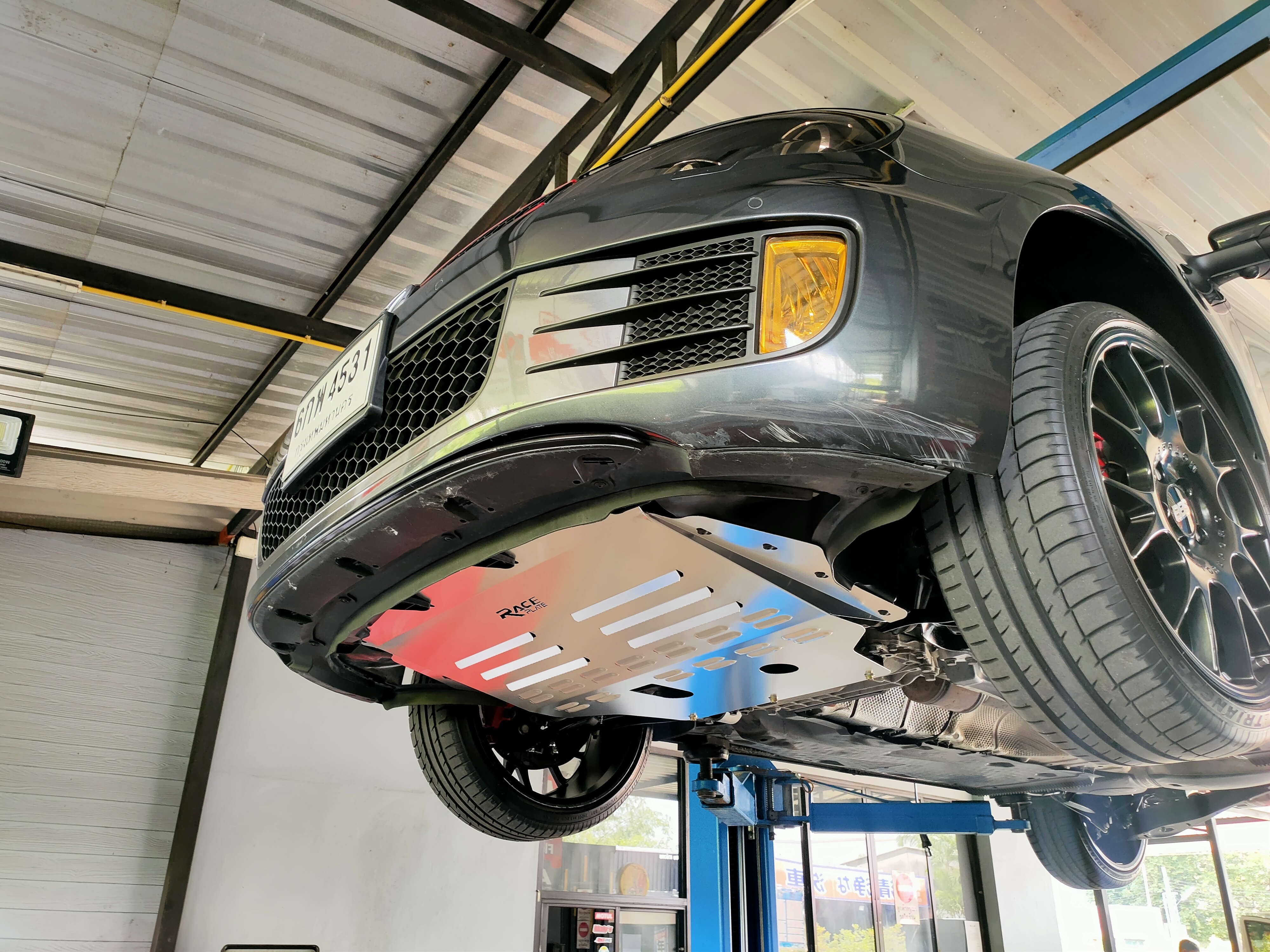 แผ่นปิดใต้ห้องเครื่องอลูมิเนียม Volkswagen Golf MK6 Raceplate_Undertray