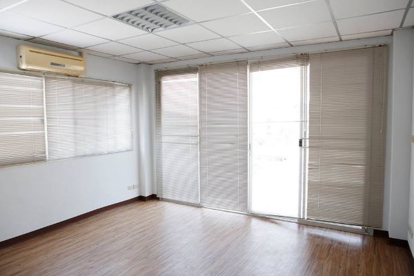 ขายอาคารสำนักงาน พร้อมโกดัง ใจกลางเมืองพัทยา อ.บางละมุง ชลบุรี