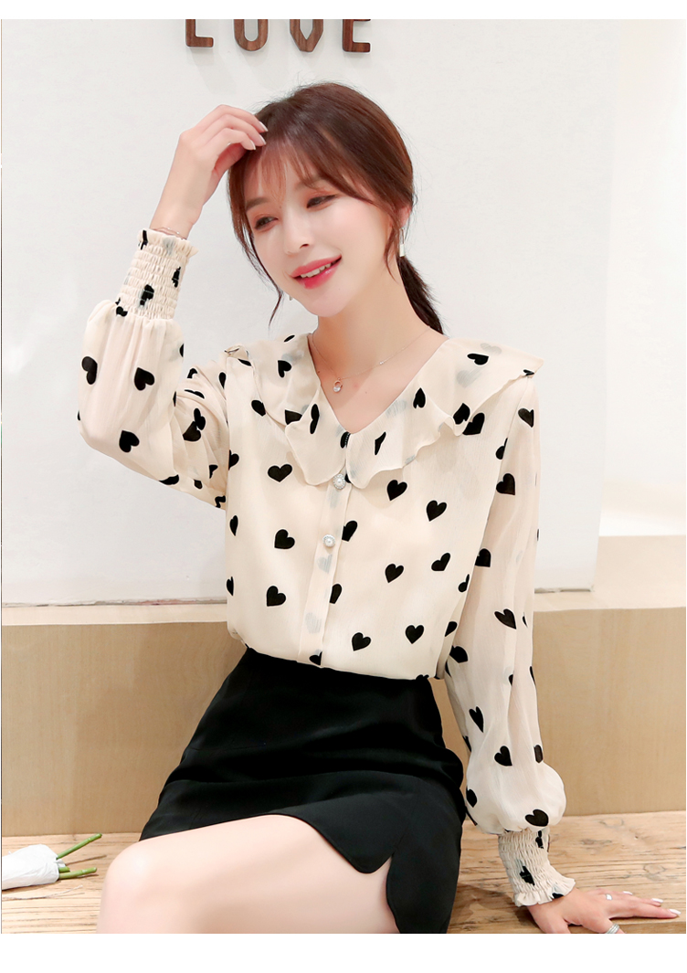 เสื้อสีครีมลายรูปหัวใจสีดำ เสื้อใส่ทำงานสวยๆๆ ส่งฟรี ems