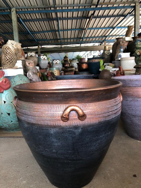 อ่างปลูกบัวหลวงทรงสูง