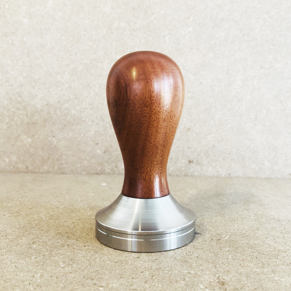 ที่กดกาแฟ เทมเปอร์ ขนาดเส้นผ่านศูนย์กลาง 51 มม. ด้ามจับไม้