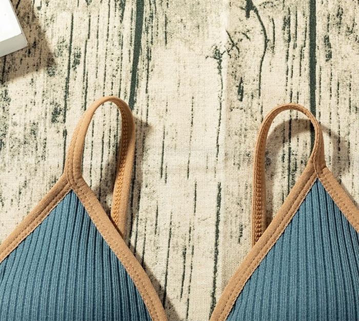 NA202 เสื้อบราสายเดี่ยวเอวลอยเซ็กซี่ ด้านในเป็นฟองน้ำถอด-ใส่ได้ ด้านหน้าเป็นซิปรูดผ่ากลางตามรูปเลยค่ะ