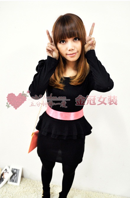 ชุดเดรสแขนยาวสีดำแต่งริบบิ้นที่เอว ส่งฟรี ems
