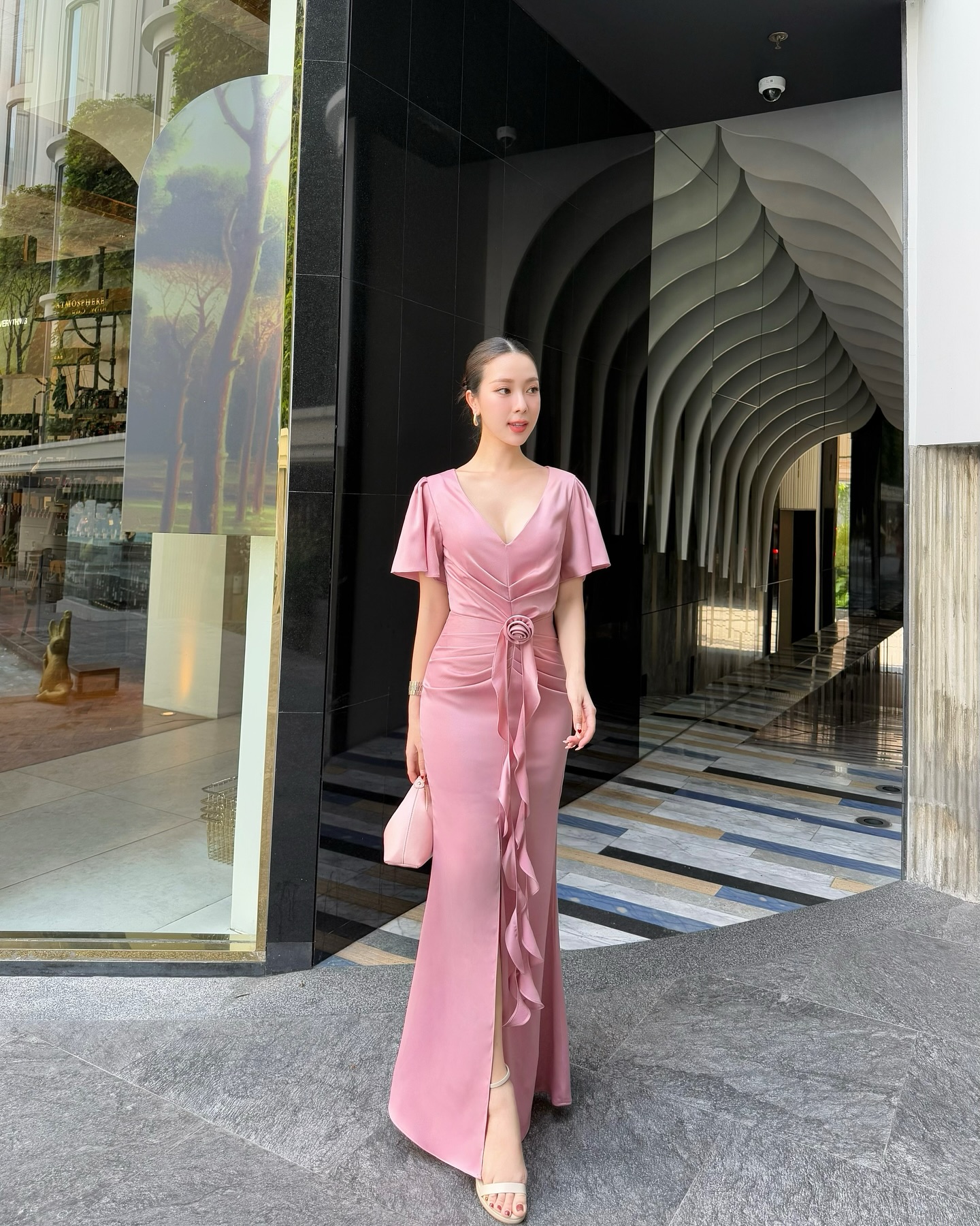 ทีมชุดเพื่อนเจ้าสาวสีชมพู บริการให้เช่า “ชุดไปงานแต่งงาน ชุดเพื่อนเจ้าสาว ” ชุดสวยๆ ในราคาหลักร้อย ทุกชุด ทั้งร้าน
