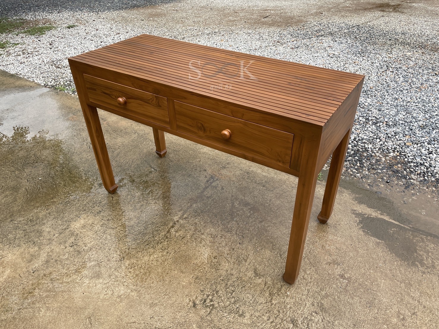 โต๊ะคอนโซลประดับซี่