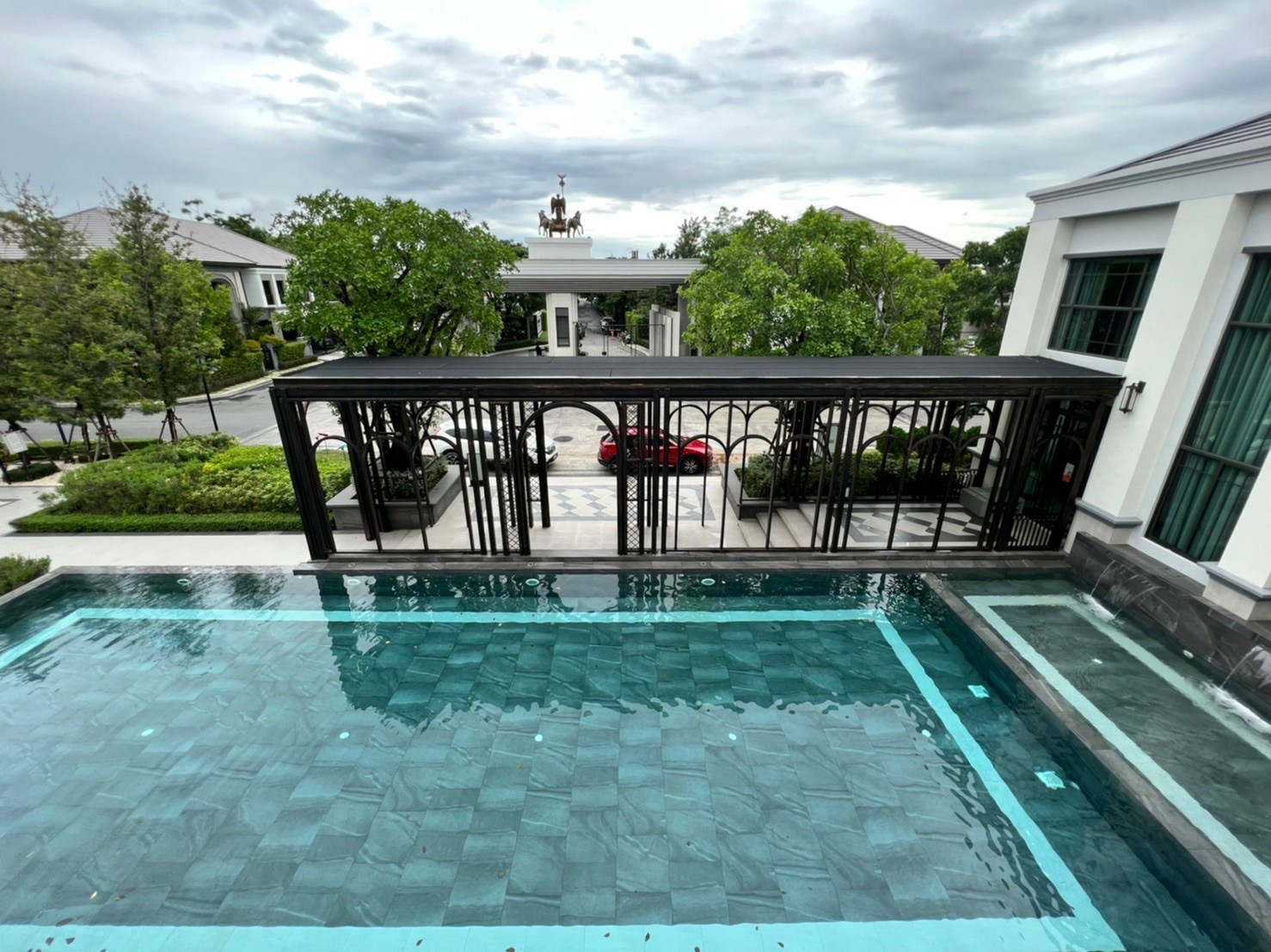 ขาย บ้านใหม่ แบบ BARE SHELL ไม่เคยเข้าอยู่ โครงการ Grand Bangkok Boulevard บางนา-อ่อนนุช