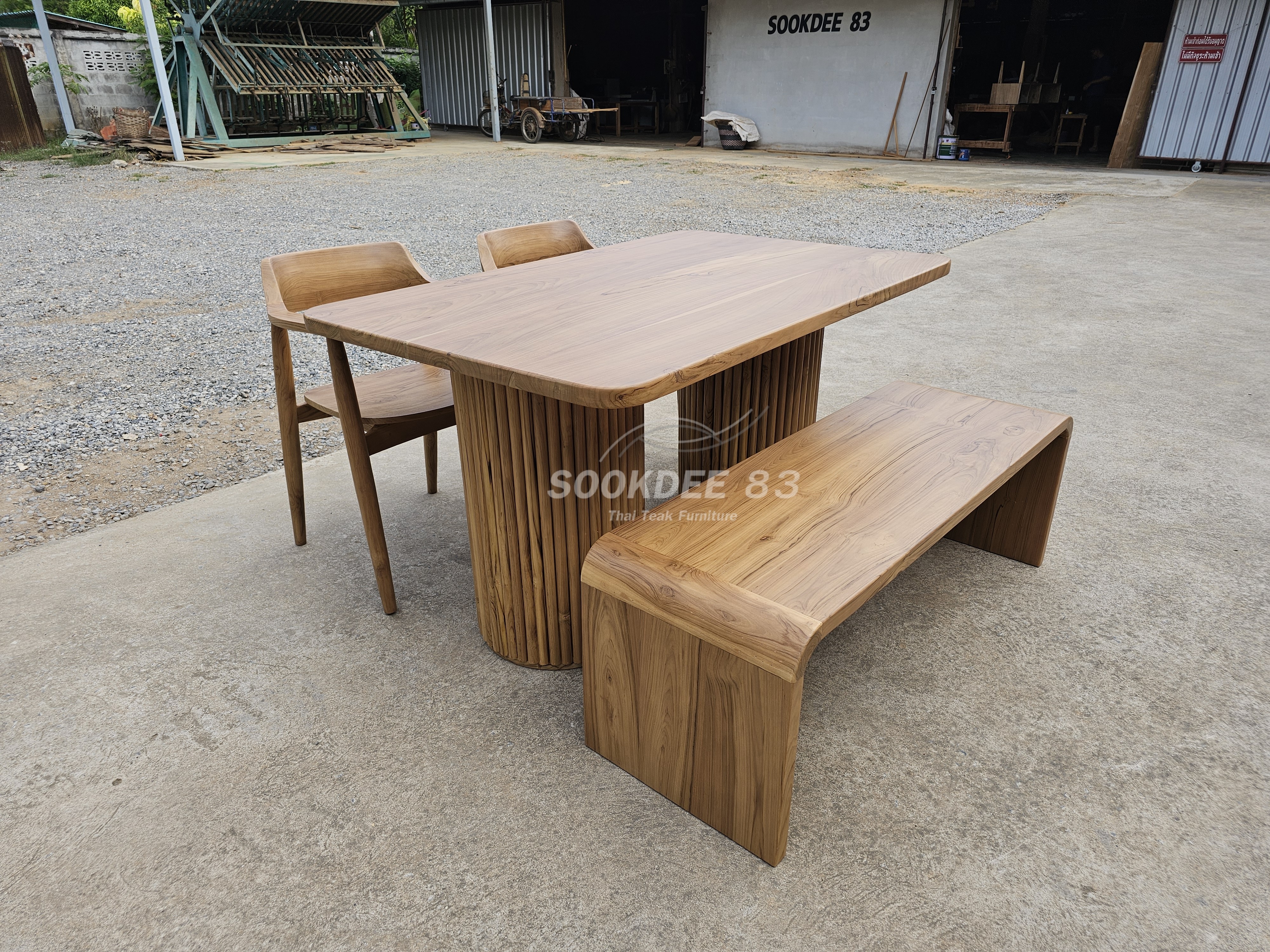 ชุดโต๊ะกินข้าวขากล่องประดับซี่ (สีสัก)