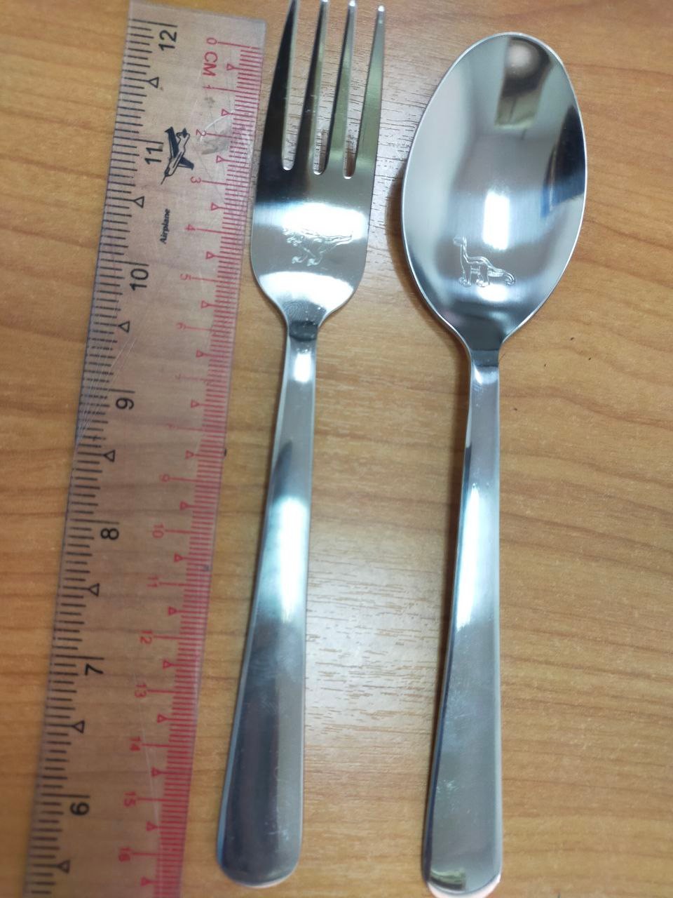 JAGUAR ช้อน-ส้อมเด็ก สแตนเลส หนา 1.8 มม. ยาว 16 ซม. ตราจากัวร์ ปั้มรูปไดโนเสาร์ (กล่องละ 12 คู่)