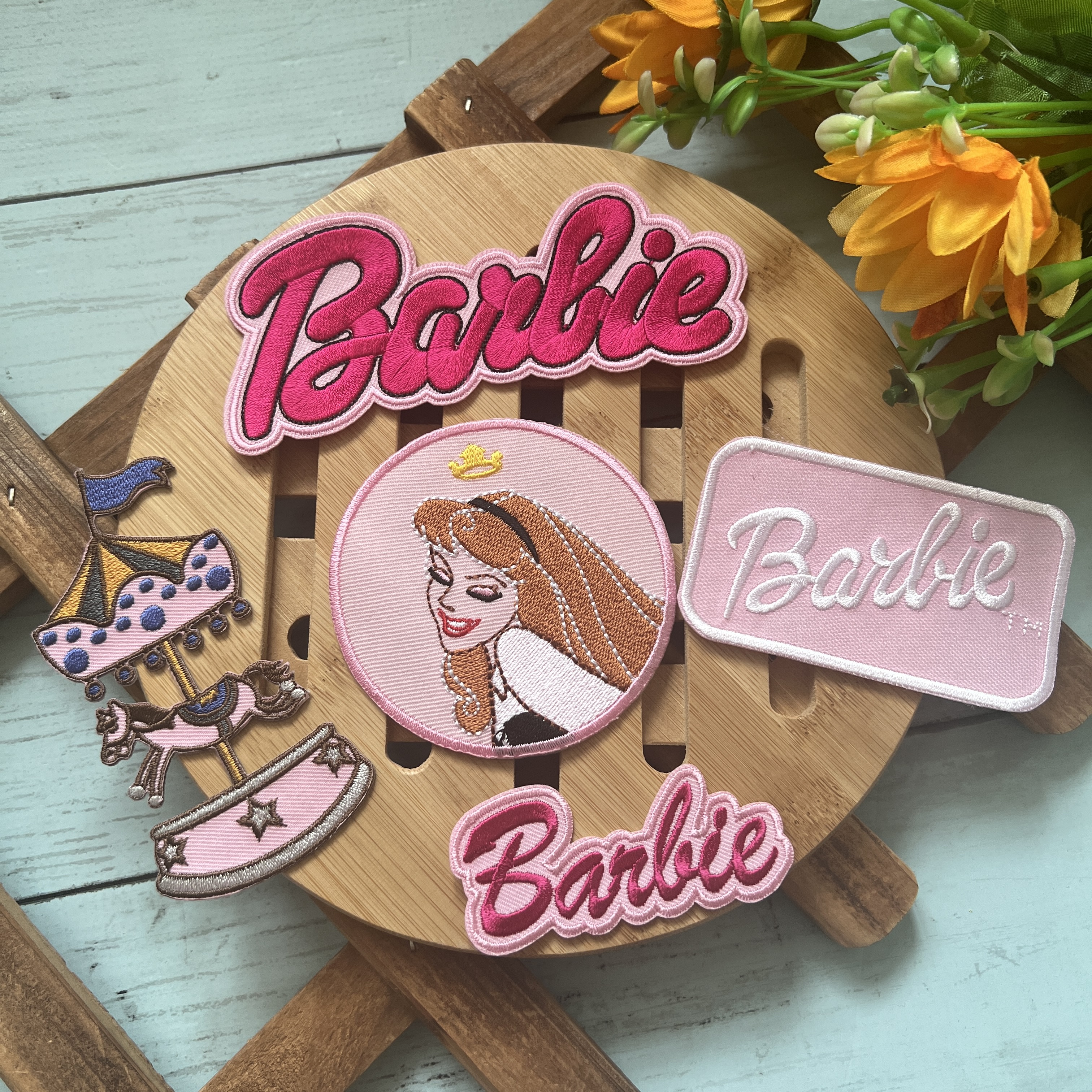 Barbie เจ้าหญิง ตัวรีดติดเสื้อ อาร์มรีด อาร์มปัก ตกแต่งเสื้อผ้า หมวก กระเป๋า แจ๊คเก็ตยีนส์ Cute Embroidered Iron on Patch