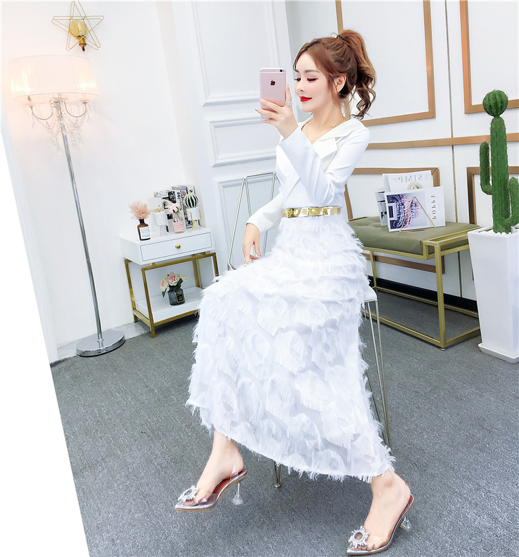 ชุดเดรสสีขาวออกงาน ไซน์คอปกขนาดใหญ่ มีเข็มขัดสีทองเงาๆๆ ให้เหมือนแบบ ส่งฟรี ems