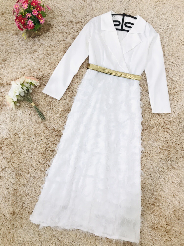 ชุดเดรสสีขาวออกงาน ไซน์คอปกขนาดใหญ่ มีเข็มขัดสีทองเงาๆๆ ให้เหมือนแบบ ส่งฟรี ems