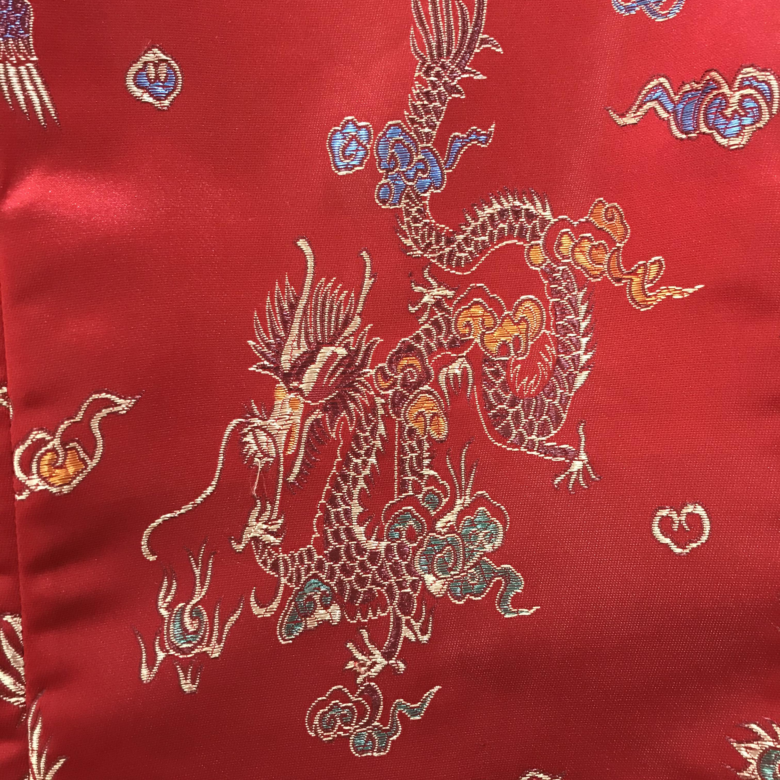 กี่เพ้ายาวสีแดง ทอลายมังกรและนกฟีนิกซ์ ส่งฟรี ems