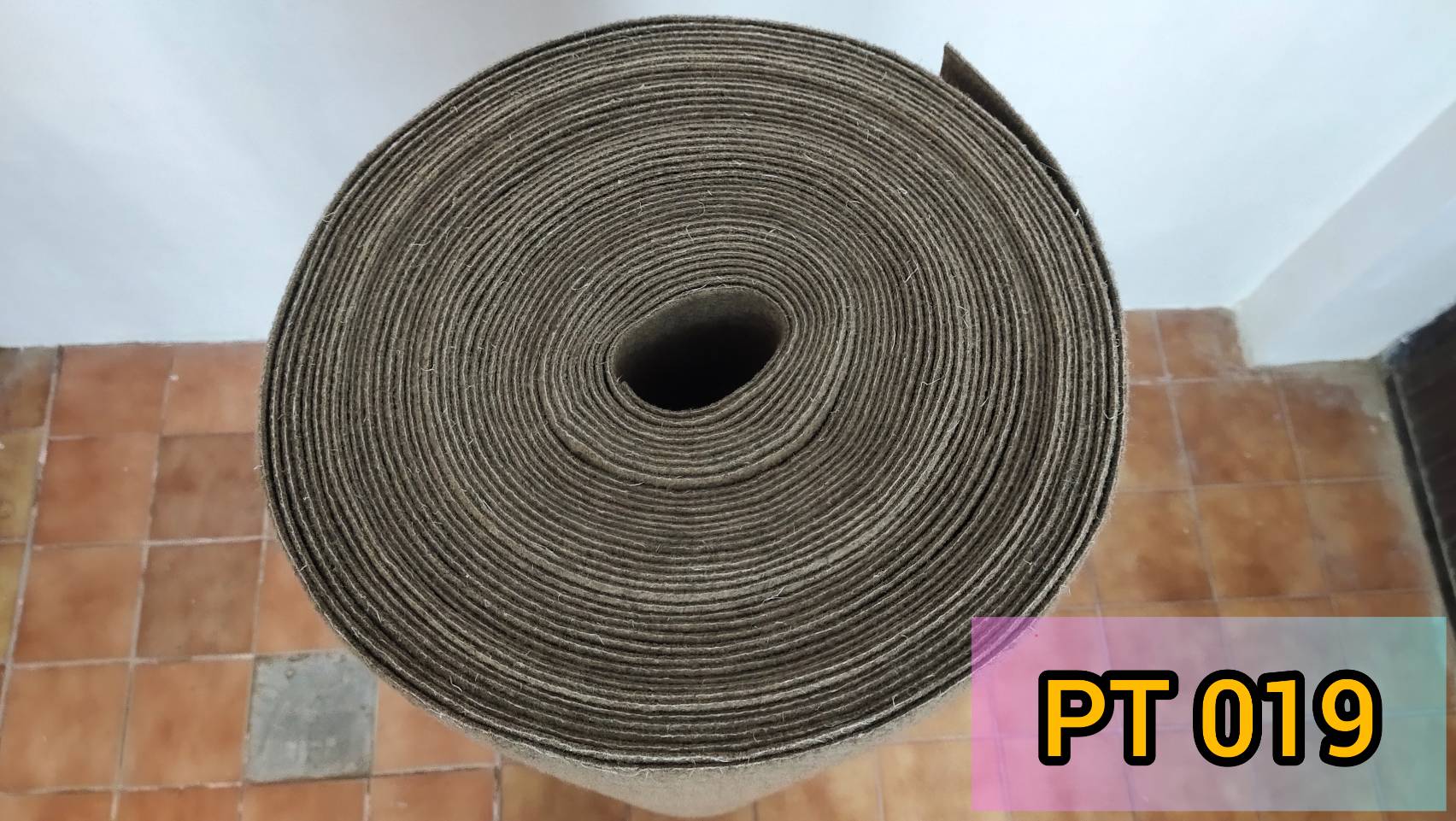 พรม อัดเรียบ สีพิเศษ หนา 4 มิล กว้าง 1.5 m. รุ่น PT019 สีเบส