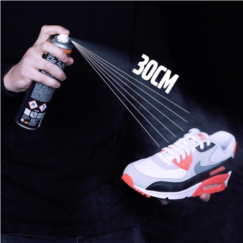 Carbon Pro 300ml. สเปรย์กันน้ำสูตรคาร์บอน สำหรับหนังและสิ่งทอ