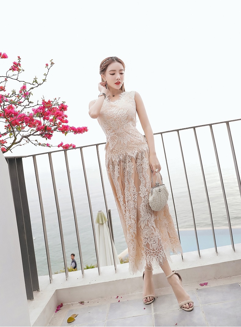 ชุดเดรสยาว ผ้าลูกไม้สีครีม สุดสวย ส่งฟรี