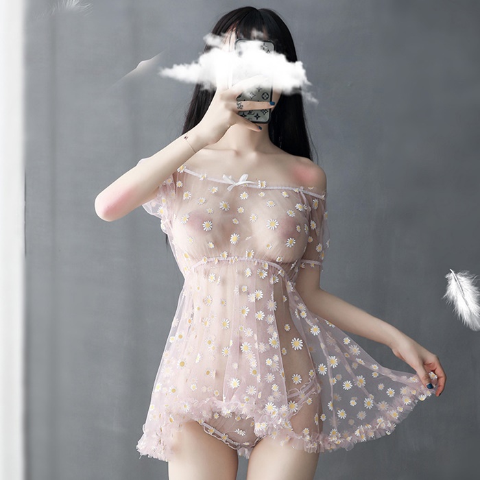 N824 ชุดนอนเซ็กซี่ ชุดนอนอีโรติกเป็นผ้าซีทรูลายดอกเดซี่สวมใส่แบบชุดปาดไหล่ ตัวชุดจั้มเอวแต่งแขนตุ๊กตามาพร้อมกางเกงในซีทรูลายดอกเดซี่เข้าชุดตามรูปถ่ายสินค้าจริง