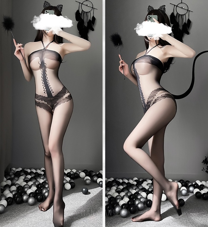 K067 ชุดถุงน่องเปิดเป้าสีดำ ชุดบอดี้สต๊อกกิ้งเนื้อถุงน่องเต็มตัว สวมใส่แบบเกาะอกแล้วใช้สายคล้องคอ ช่วงล่างเป็นแบบเปิดเป้า ตัวชุดมีลายตามรูปเลยค่ะ