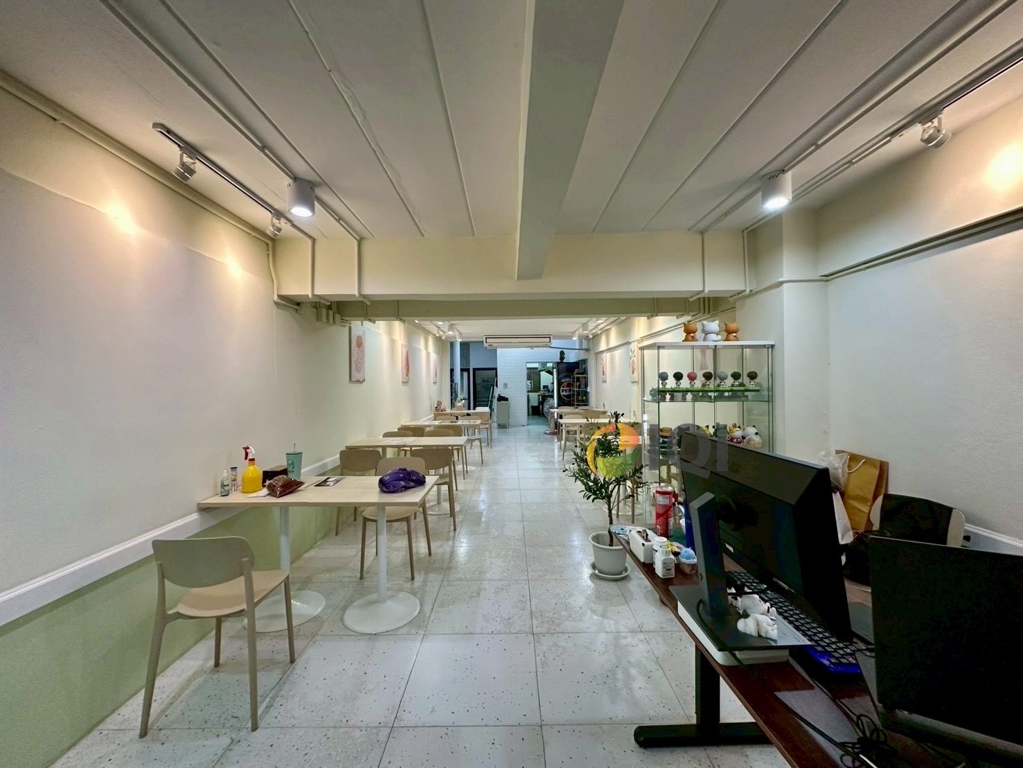 ขายอาคารพาณิชย์ 5 ชั้น 2 คูหาติดกัน ถนนหนามแดง - บางพลี ใกล้รถไฟฟ้า 2 สาย และใกล้ทางด่วน