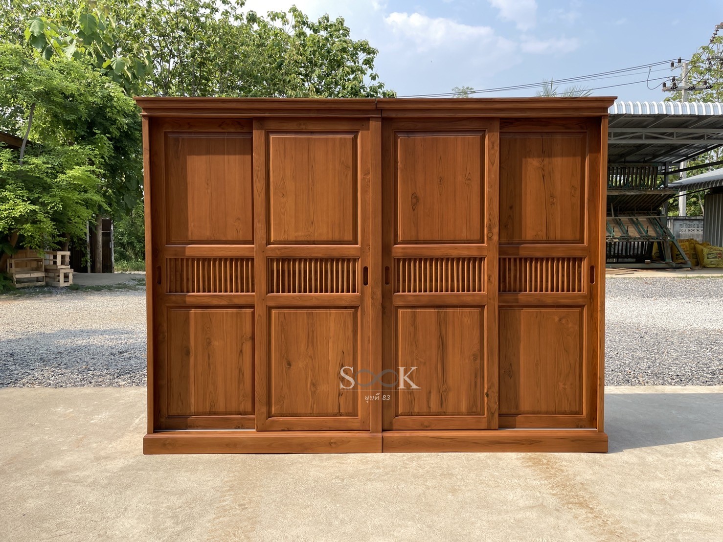 ตู้เสื้อผ้าบานเลื่อนประกบบัวยื่น สูง 1.8 ม.