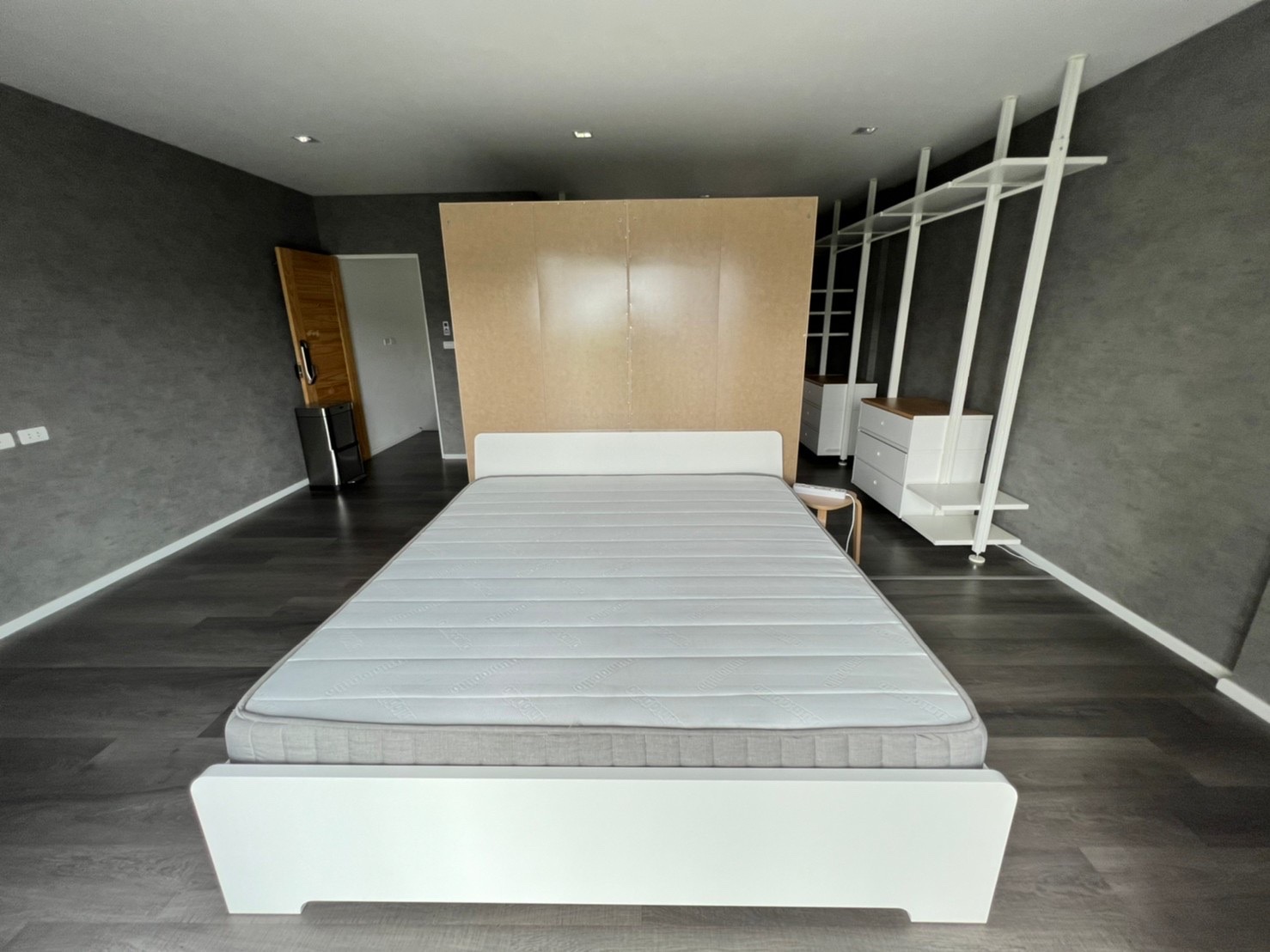 ขายโฮมออฟฟิศ สูง 3 ชั้นครึ่ง 2 คูหา หลังมุม ในโครงการ Cascade Bangna บนทำเล ถนน บางนา-ตราด กม.5 ขาเข้าถนนสุขุมวิท