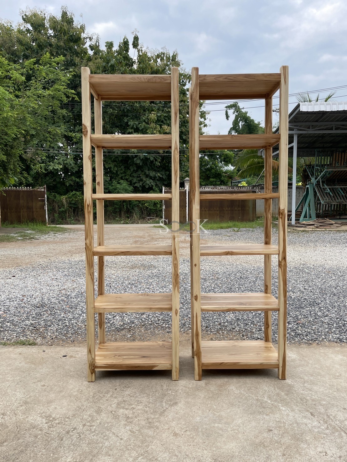 ชั้นวางของโมเดิร์น (สีสัก)