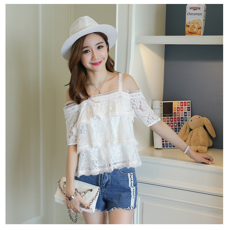 เสื้อลูกไม้สีขาว ส่งฟรี ems