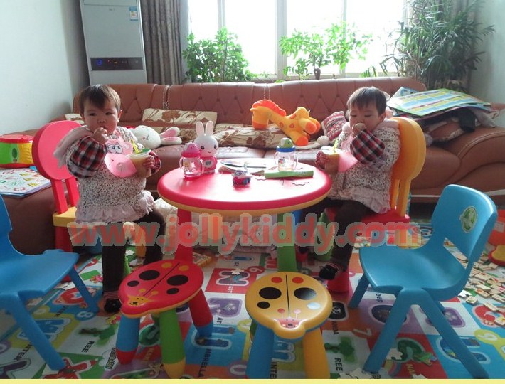 E10906 โต๊ะเขียนหนังสือเด็ก (โต๊ะกลม) สีชมพู