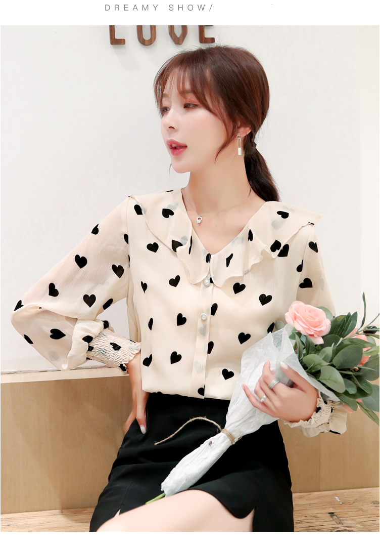 เสื้อสีครีมลายรูปหัวใจสีดำ เสื้อใส่ทำงานสวยๆๆ ส่งฟรี ems