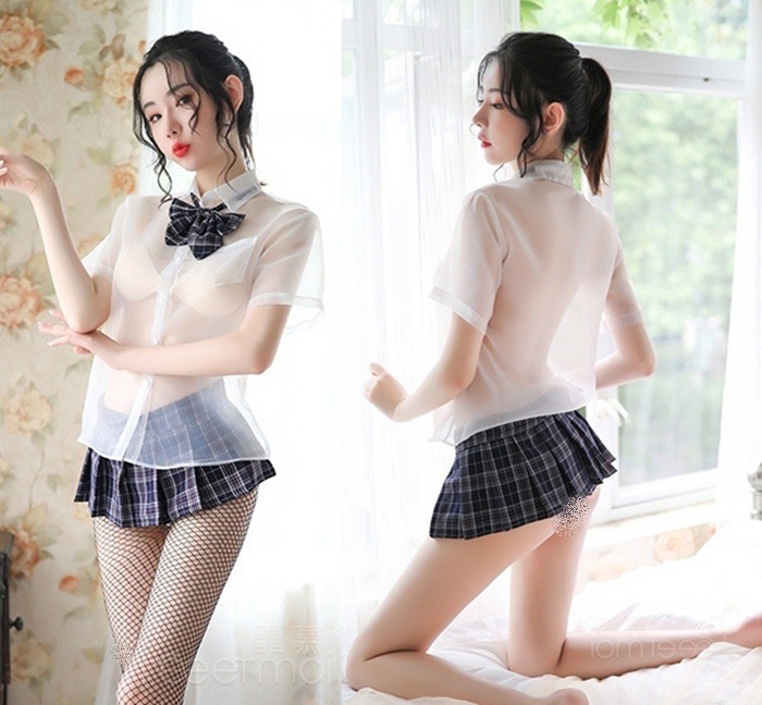 C2023 ชุดนักเรียนญี่ปุ่นเซ็กซี่ ชุดคอสเพลย์อีโรติกมาในแบบชุดนักเรียน ตัวเสื้อเป็นเชิ้ตแขนสั้นผ้าโปร่งแสงมาพร้อมกับโบว์คล้องคอ กระโปรงสั้นลายสก็อตแบบตีนตุ๊กแกตามรูปถ่ายสินค้าจริง (Feeetmoi) ***ไม่มีถุงน่อง