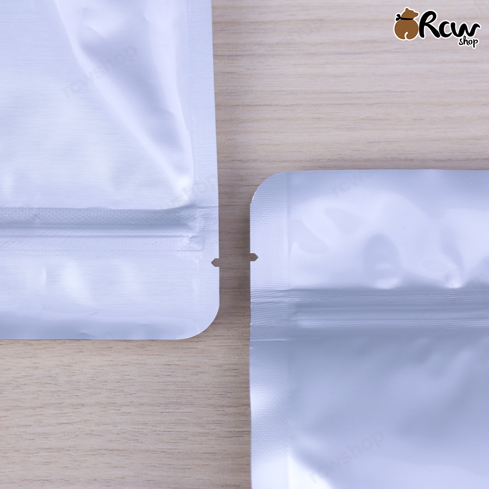 ถุงซิปล็อคฟอยด์ทึบสองด้าน สีเงิน มีก้นตั้งได้ (50ใบ)