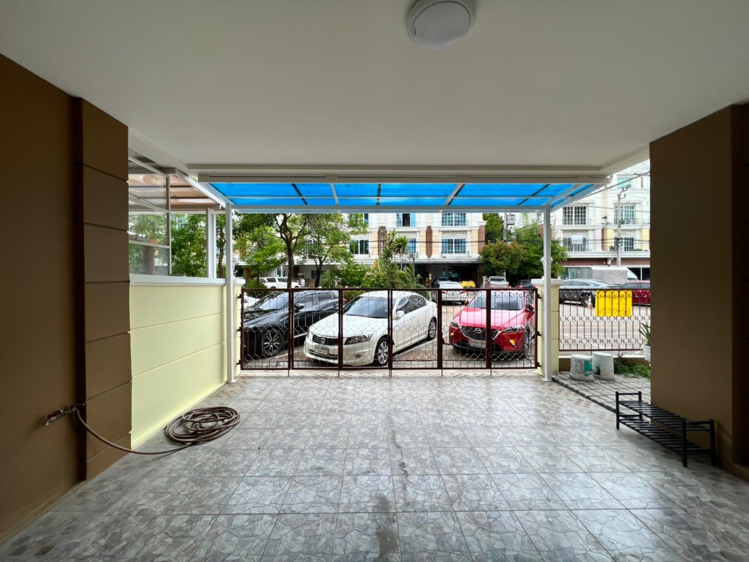 ให้เช่า โฮมออฟฟิศ สูง 4 ชั้น เพียง 31,000 บาท โครงการ Plus Park Avenue Lasalle-Srinagarindra