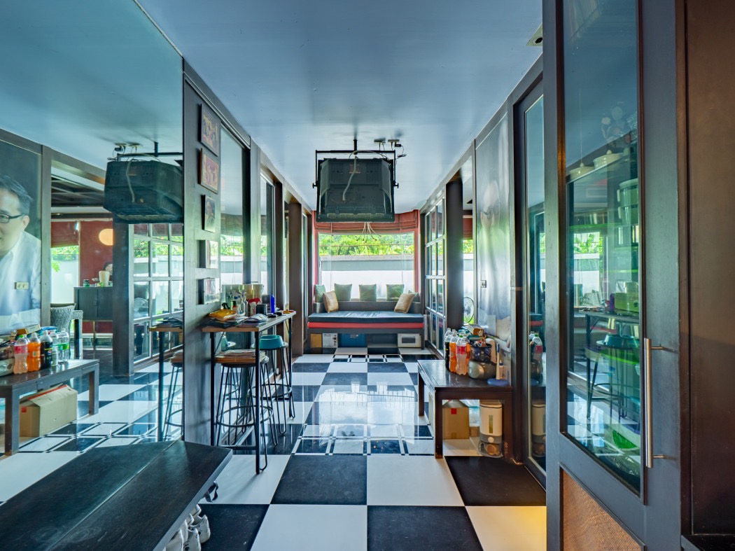 ขายบ้านเดี่ยว 2 ชั้น 3 อาคารบนพื้นที่เดียวกัน บ้านพัฒนาการ ถนนพัฒนาการ 30 หลังบ้านติดคลอง