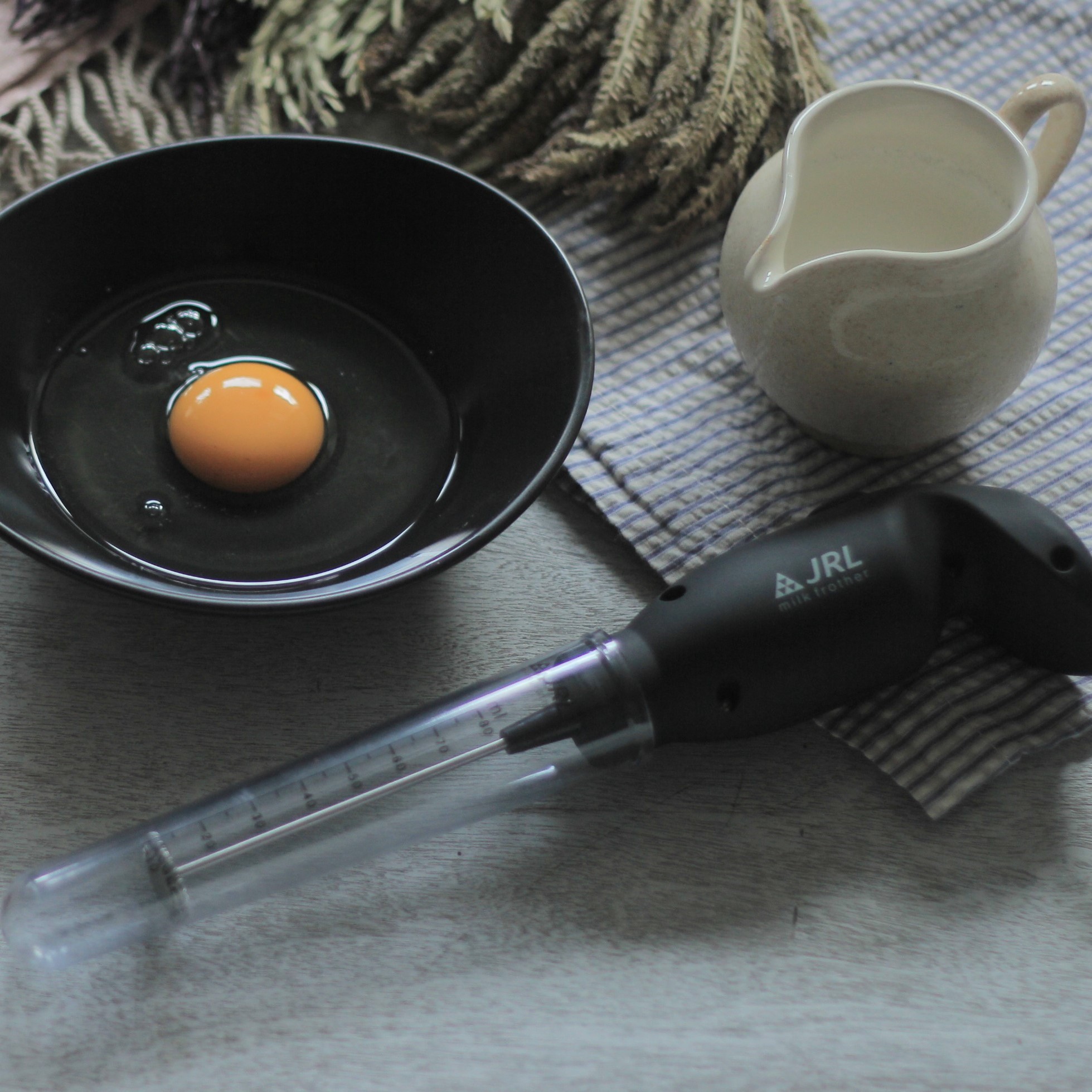 JRL เครื่องตีฟองนม หัวตีสิทธิบัตร รุ่น HM-250 (สีน้ำตาล)