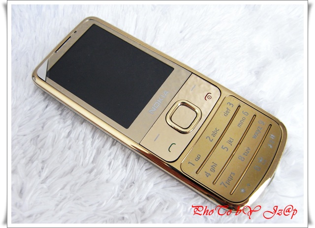 Nokia 6700 Classic Gold Edition
